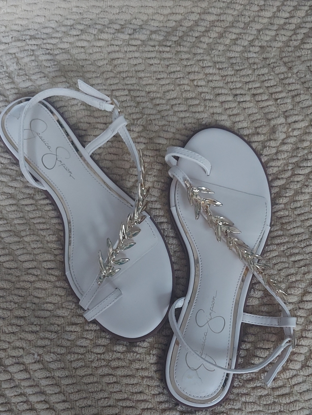 NWOT Jessica Simpson Off-White Sandals with Gold Leaf Accent, Size 7